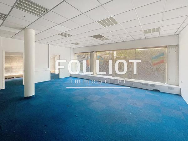 A VENDRE SAINT LO CENTRE VILLE 50000 2500 M2 DE BUREAUX