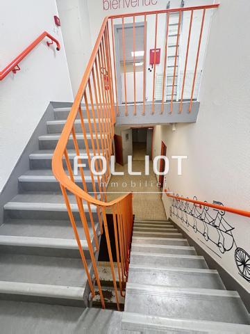 A VENDRE SAINT LO CENTRE VILLE 50000 2500 M2 DE BUREAUX