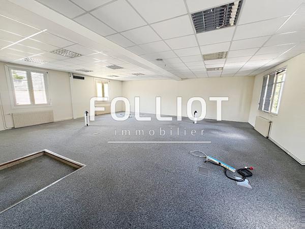 A VENDRE SAINT LO CENTRE VILLE 50000 2500 M2 DE BUREAUX