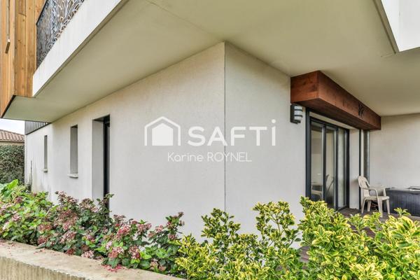 T3 en rez-de-jardin de 75 m², terrasse et jardin privatifs.