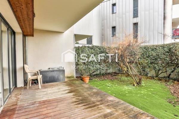 T3 en rez-de-jardin de 75 m², terrasse et jardin privatifs.