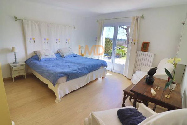 Saint Maximin: Maison T5 148m2 terrain 2500m2