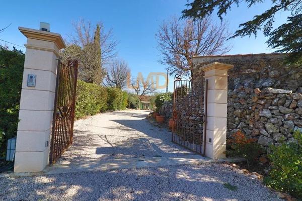 Saint Maximin: Maison T5 148m2 terrain 2500m2