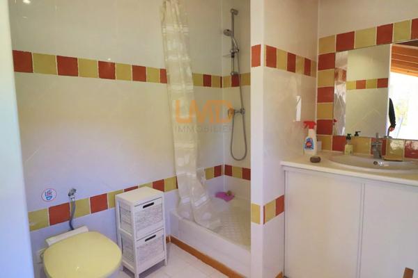 Saint Maximin: Maison T5 148m2 terrain 2500m2