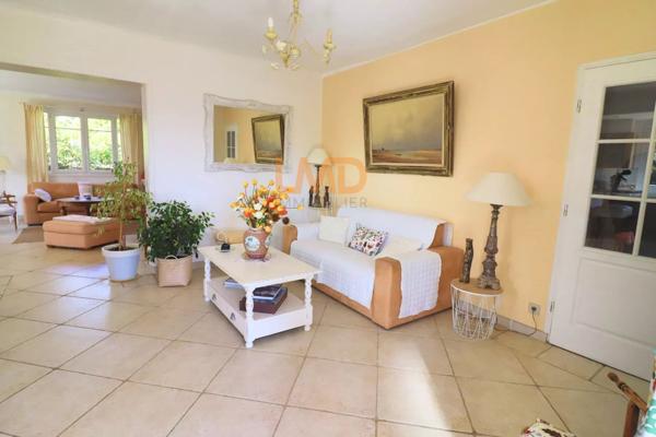 Saint Maximin: Maison T5 148m2 terrain 2500m2