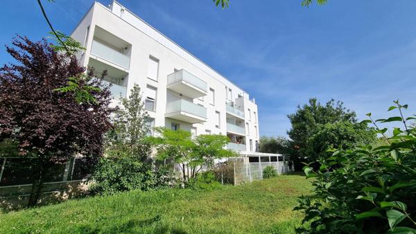 Dernier étage - T3 avec grande terrasse et vue dégagée !