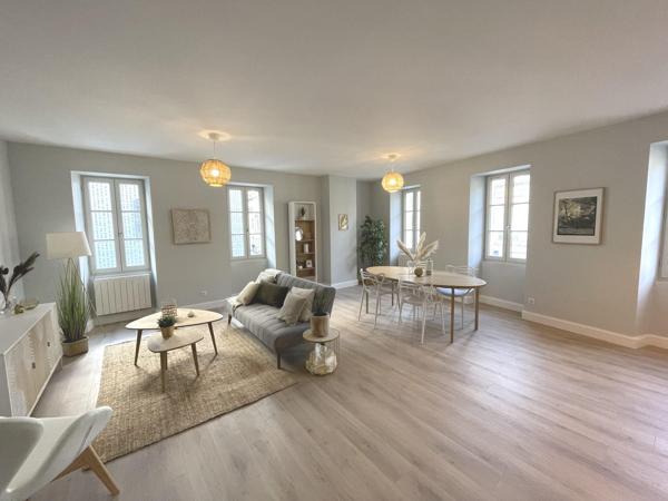 T3 de Prestige - Immeuble en Pierre - Dernier Etage - Tram
