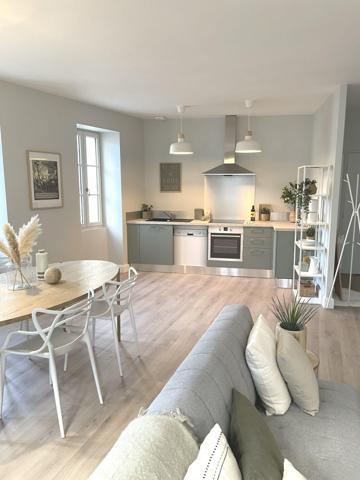 T3 de Prestige - Immeuble en Pierre - Dernier Etage - Tram