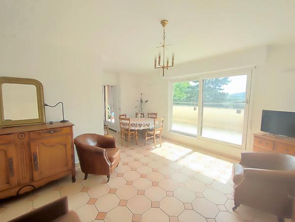 Grand appartement T4 Orsay le guichet avec Terrasse