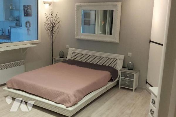 Dans le centre-ville de la commune de Villaines la Juhel, nous vous proposons une maison, atypi...