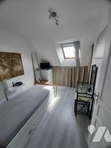 Dans le centre-ville de la commune de Villaines la Juhel, nous vous proposons une maison, atypi...