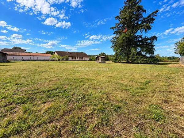 Vente                                                      Terrain
                        
                                         750 m2                     à Arandon-Passins