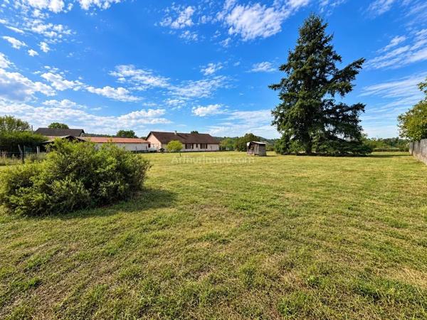 Vente                                                      Terrain
                        
                                         750 m2                     à Arandon-Passins
