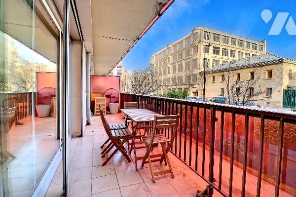 Paris 7e - Rue Masseran - Appartement 3 pièces de 89,06 m² avec deux balcons de 23 m²
