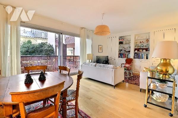 Paris 7e - Rue Masseran - Appartement 3 pièces de 89,06 m² avec deux balcons de 23 m²