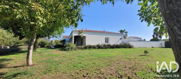 Maison à vendre 8 pièces 205 m² Saint-Jean-d'Angély