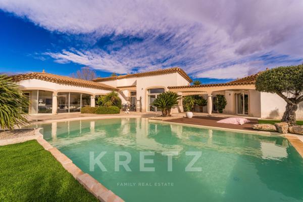 Mas d’architecte avec piscine à débordement aux portes de Béziers