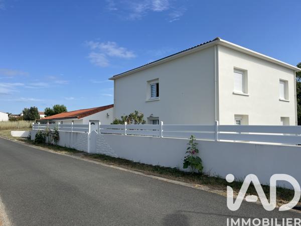 Maison à vendre 7 pièces 206 m² Saint-Romain-de-Benet