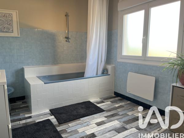 Maison à vendre 7 pièces 206 m² Saint-Romain-de-Benet