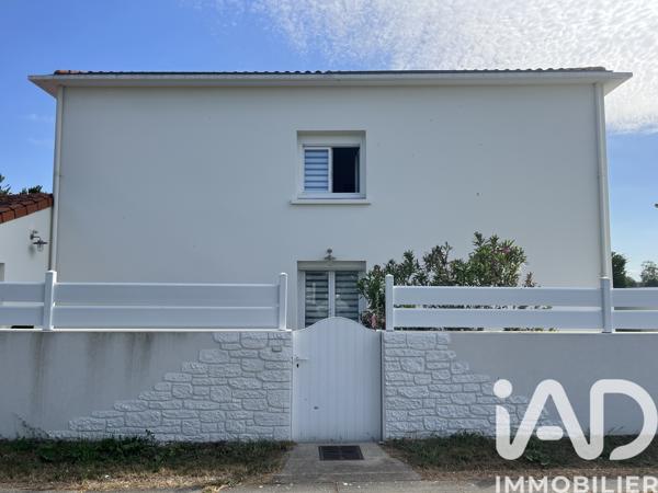 Maison à vendre 7 pièces 206 m² Saint-Romain-de-Benet