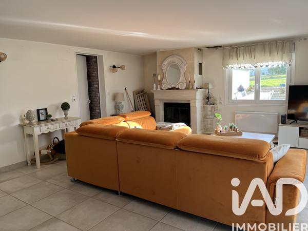 Maison à vendre 7 pièces 206 m² Saint-Romain-de-Benet