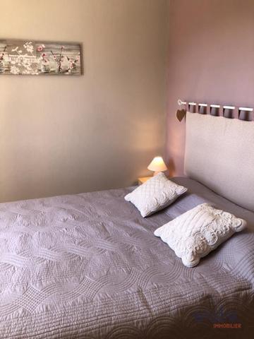 LORGUES Propriété composée de 4 logements avec vue imprenable