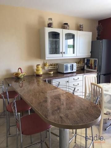 LORGUES Propriété composée de 4 logements avec vue imprenable