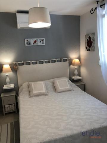 LORGUES Propriété composée de 4 logements avec vue imprenable