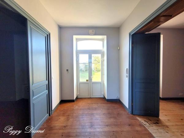 Propriété à vendre 14 pièces SAINT JEAN D'ANGELY (17) - Ancien domaine viticole, Bâti de 940 m2, Maison de maître, Dépendances.