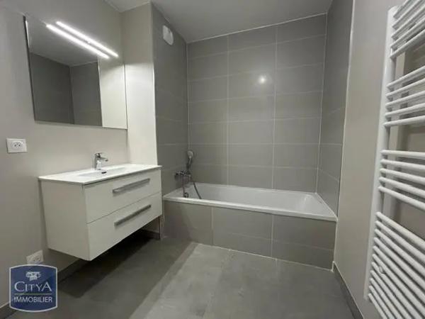 Appartement à louer 2 pièces 42.99m² Charbonnières-les-Bains (69260)
