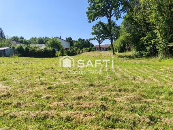 Beau terrain de 1960 m² constructible