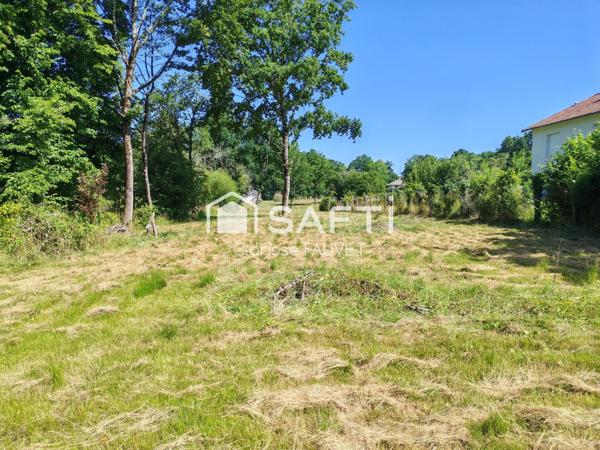 Beau terrain de 1960 m² constructible