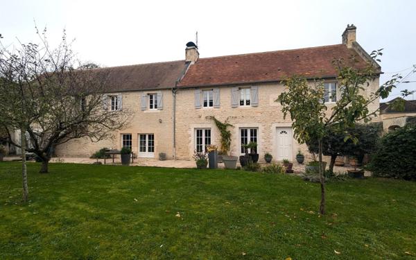 Maison à vendre    6 pièces • 243 m2 Magny-la-Campagne