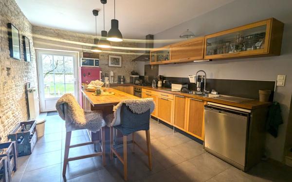 Maison à vendre    6 pièces • 243 m2 Magny-la-Campagne