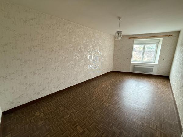 86140 LENCLOITRE Maison Lencloitre 3 pièce(s) 100 m2