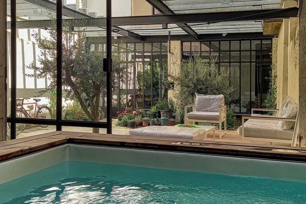 Maison de caractère rénovée avec style, aux beaux volumes, au cœur de la bastide, avec cour intérieure et piscine chauffée sans vis-à-vis