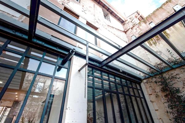 Maison de caractère rénovée avec style, aux beaux volumes, au cœur de la bastide, avec cour intérieure et piscine chauffée sans vis-à-vis