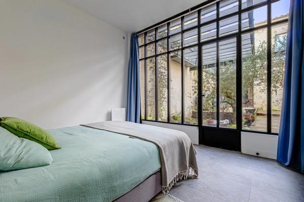 Maison de caractère rénovée avec style, aux beaux volumes, au cœur de la bastide, avec cour intérieure et piscine chauffée sans vis-à-vis