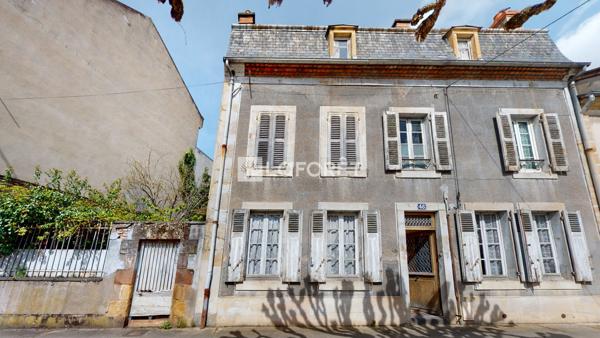 Achat maison près de Moulins - 7 pièce(s) - 136 m² - 117 000 €