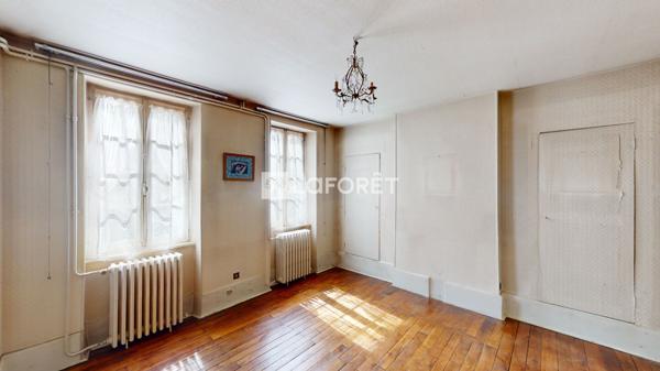 Achat maison près de Moulins - 7 pièce(s) - 136 m² - 117 000 €