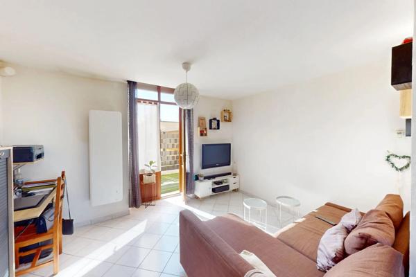 Domène -T3 rez-de-jardin avec 2 extérieurs privatifs et cave