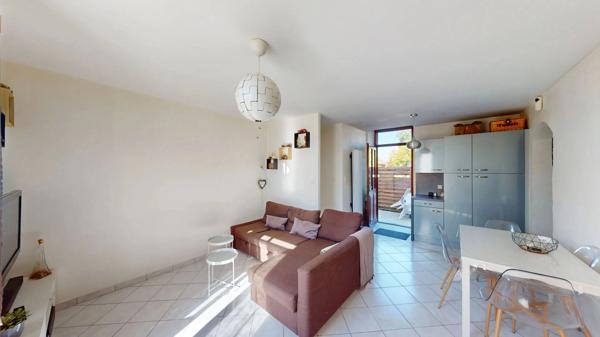 Domène -T3 rez-de-jardin avec 2 extérieurs privatifs et cave