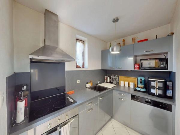 Domène -T3 rez-de-jardin avec 2 extérieurs privatifs et cave