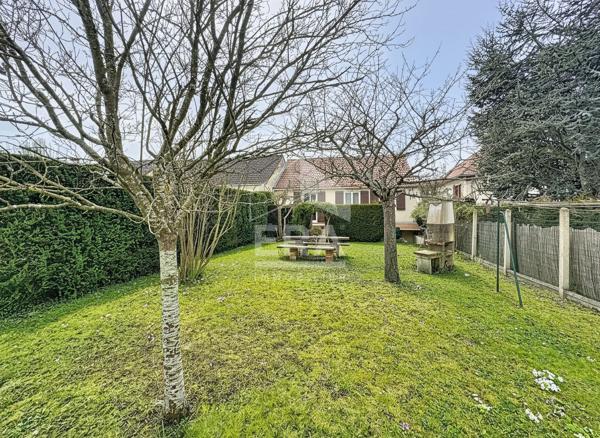 EXCLUSIVITÉ Maison plain-pied avec sous-sol total Chaumontel