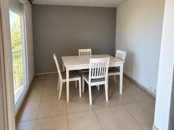 A LOUER T4 MEUBLE EN 4EME ETAGE PARC MEDITERRANEE