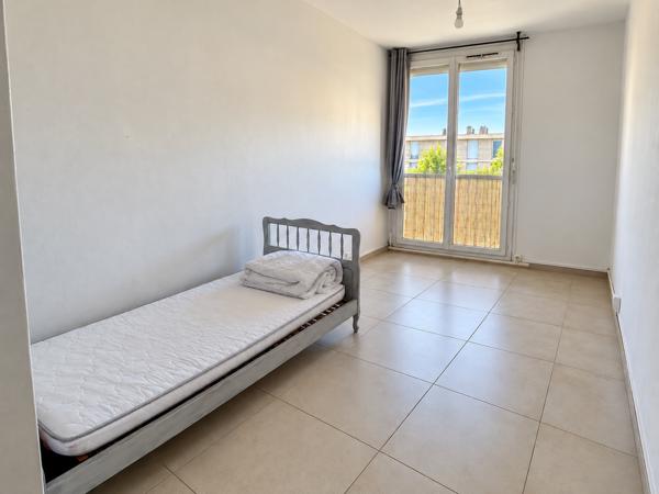 A LOUER T4 MEUBLE EN 4EME ETAGE PARC MEDITERRANEE