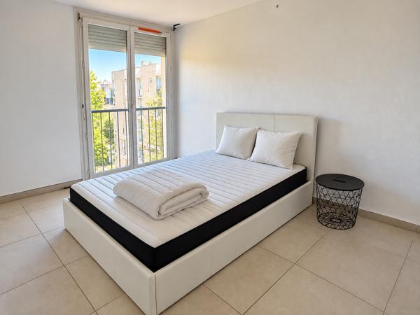 A LOUER T4 MEUBLE EN 4EME ETAGE PARC MEDITERRANEE