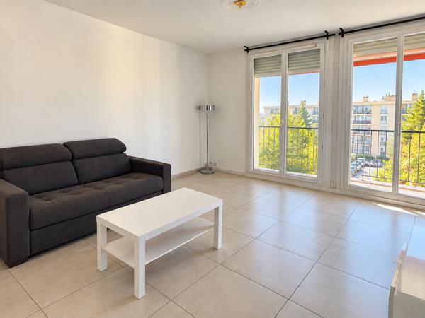 A LOUER T4 MEUBLE EN 4EME ETAGE PARC MEDITERRANEE