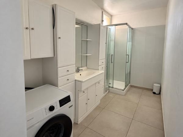 A LOUER T4 MEUBLE EN 4EME ETAGE PARC MEDITERRANEE