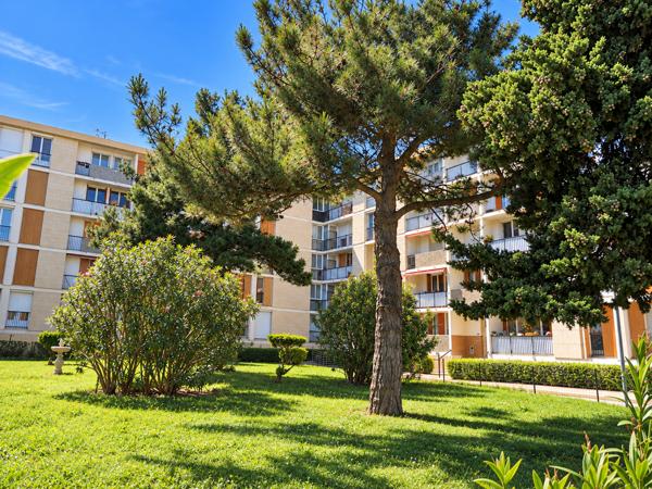 A LOUER T4 MEUBLE EN 4EME ETAGE PARC MEDITERRANEE
